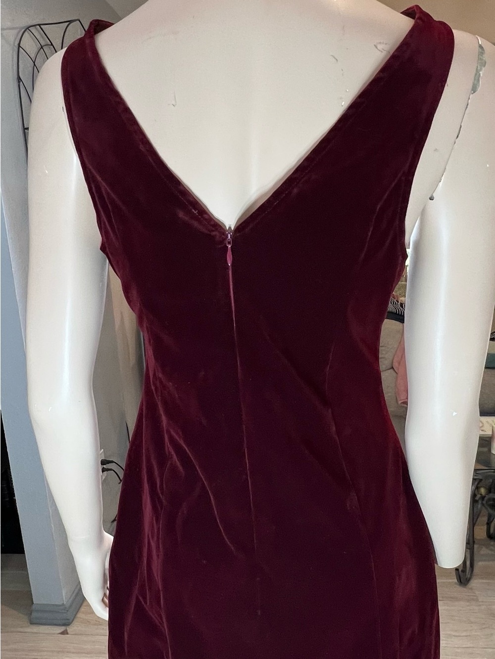 Sleeveless Velvet Shift Dress - Burgundy - Picture 9 of 11